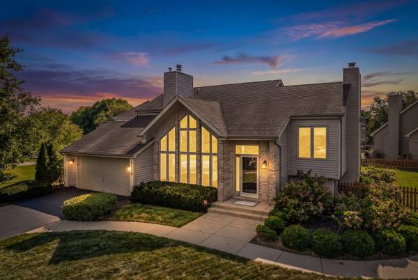 2108 Yellowstar LN, Naperville, IL 60564