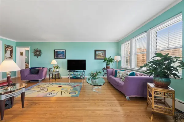 5555 N Sheridan RD #515, Chicago, IL 60640