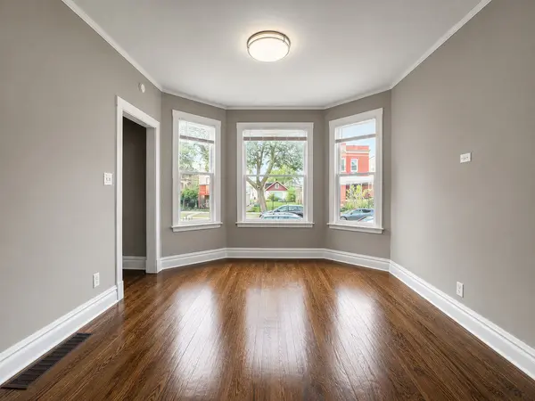 4637 W Mclean AVE, Chicago, IL 60639