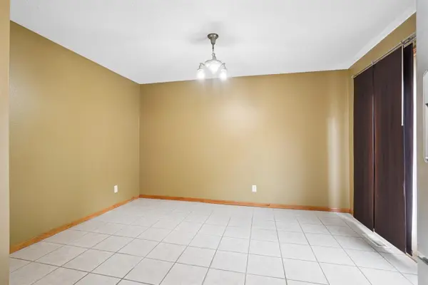914 NE 4th AVE, Oelwein, IA 50662