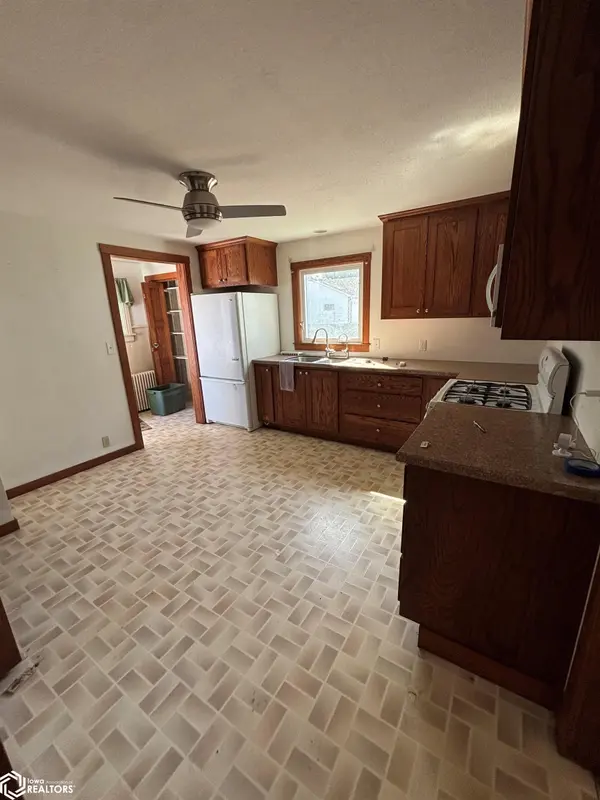 203 S Wooster, Algona, IA 50511