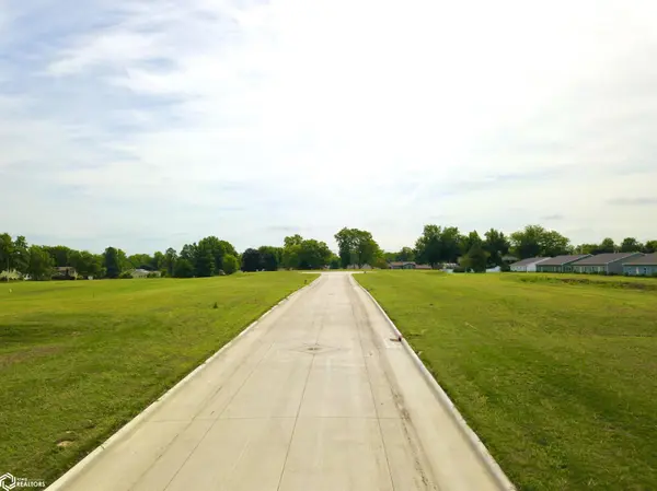 96 Billy Robinson CT, Grinnell, IA 50112