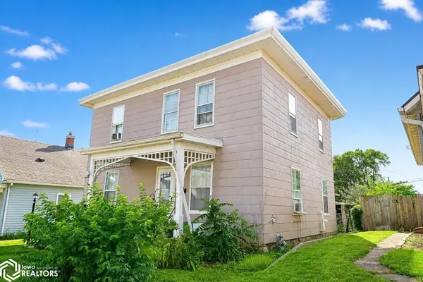 915 N 9Th ST, Burlington, IA 52601