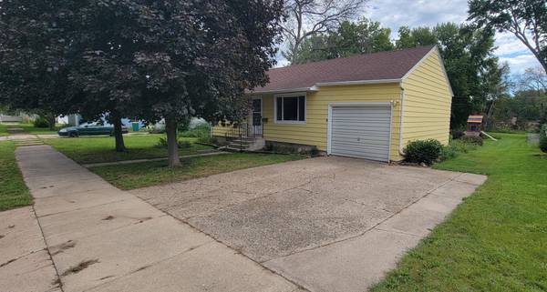1014 Saint Peter AVE, Albert Lea, MN 56007
