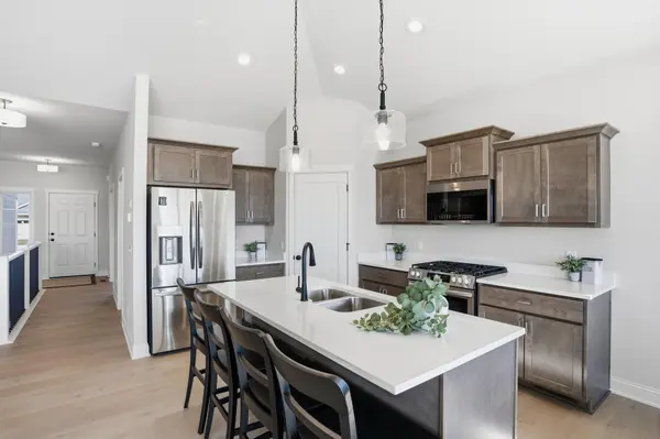 9653 Cedarwood CT, Inver Grove Heights, MN 55076