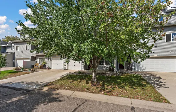 577 Woodduck DR #K, Woodbury, MN 55125