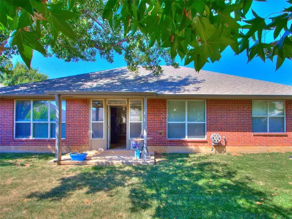 18116 Chestnut Oak DR, Edmond, OK 73012