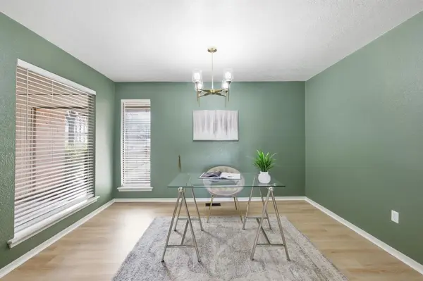 900 Woodbury DR, Edmond, OK 73034