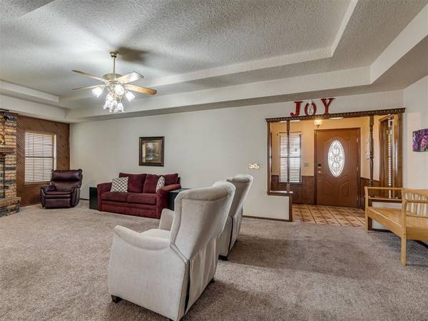 1708 Shannon DR, Midwest City, OK 73130
