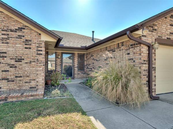 1708 Shannon DR, Midwest City, OK 73130