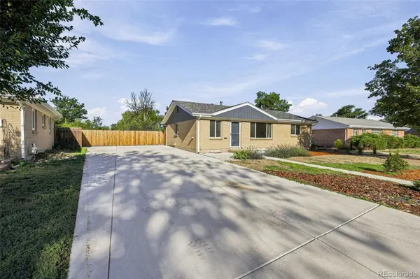 857 Iola ST, Aurora, CO 80010