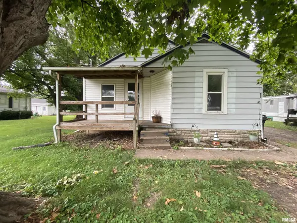125 E BEECH ST, Canton, IL 61520