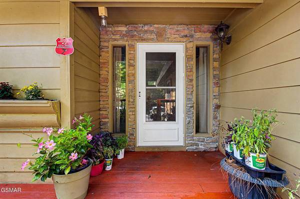 2136 Daisy Trail, Pigeon Forge, TN 37863