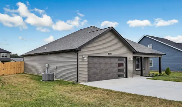 382 Galway Dr, Clarksville, TN 37042