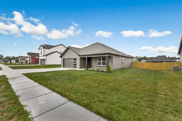 382 Galway Dr, Clarksville, TN 37042