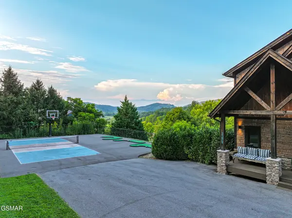 3379 Robeson Road, Sevierville, TN 37862