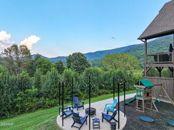 3379 Robeson Road, Sevierville, TN 37862