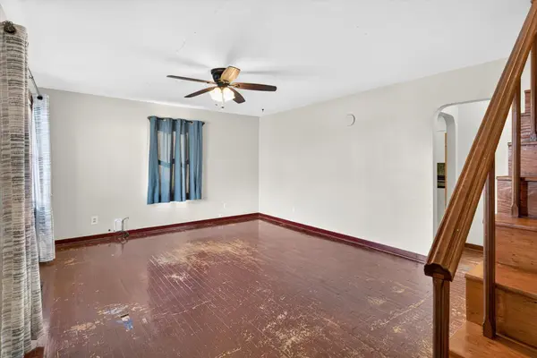 204 E Oak ST, Stockton, MO 65785