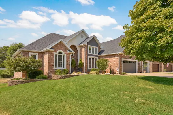 4907 S Clay CT, Springfield, MO 65810