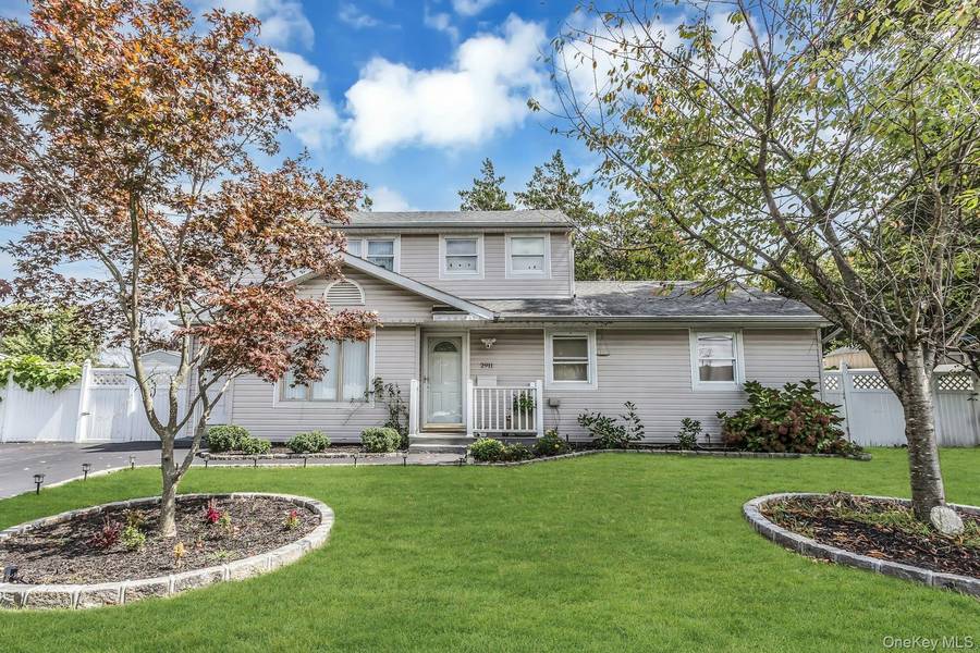 2911 Eagle AVE, Medford, NY 11763