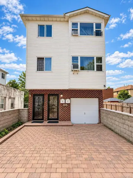 998 Crescent ST, Brooklyn, NY 11208