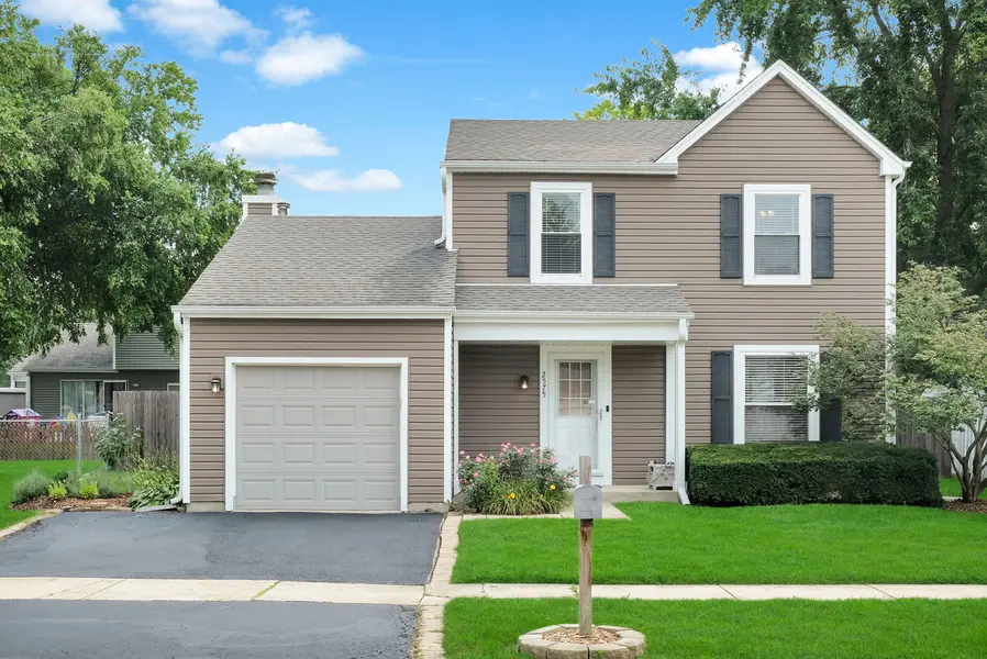 2575 Prairieview LN N, Aurora, IL 60504