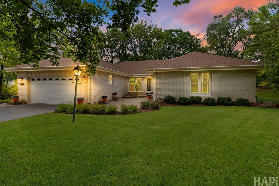 994 Commonwealth CT, Barrington, IL 60010