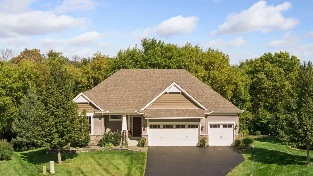 2225 Lake CIR, Victoria, MN 55386
