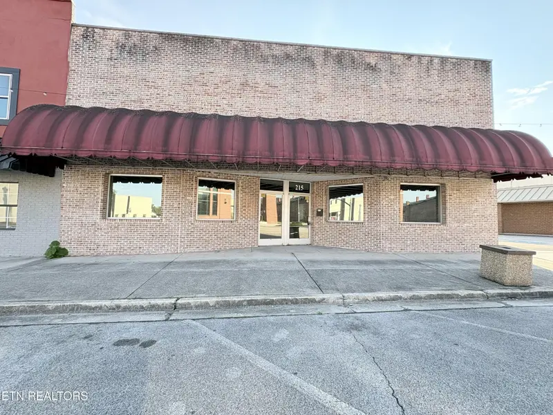 215 W Rockwood St, Rockwood, TN 37854