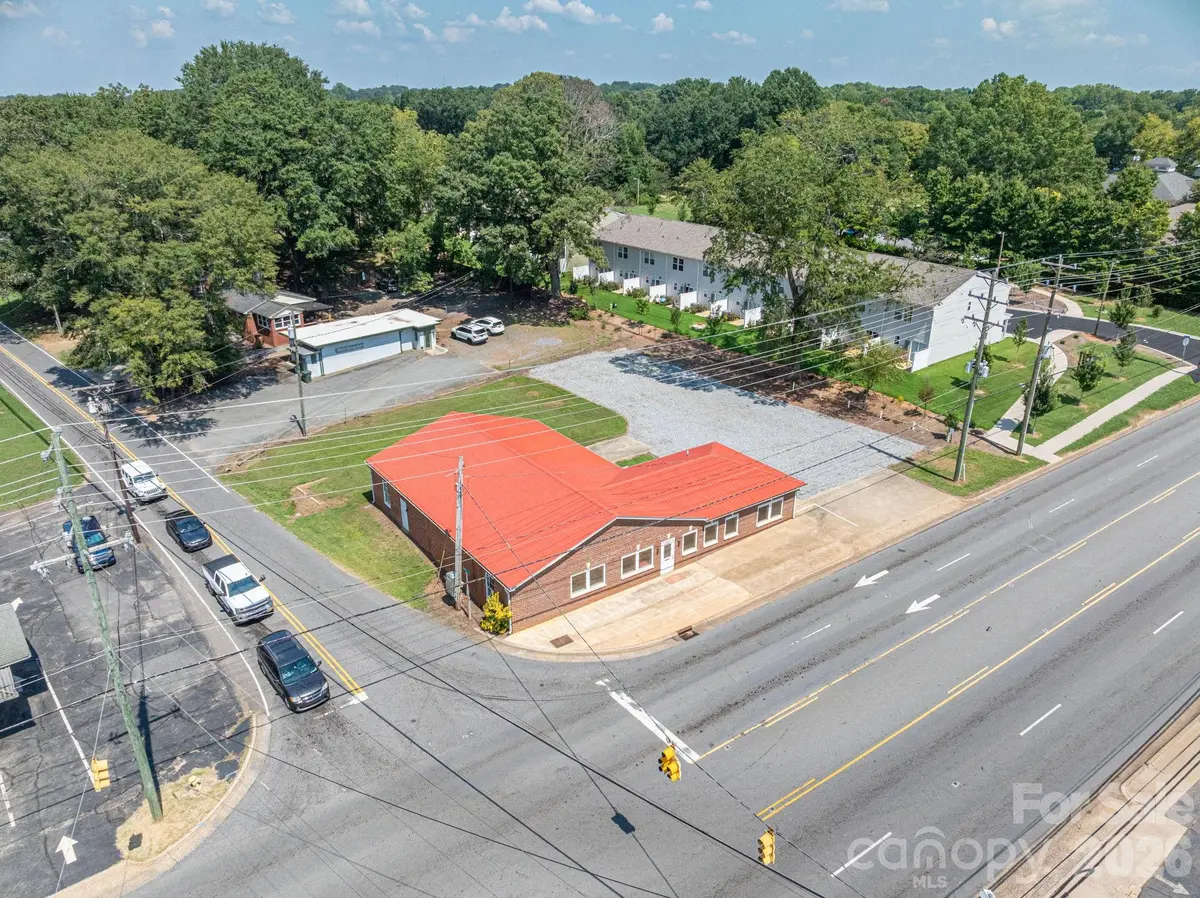 2303 E Main ST, Lincolnton, NC 28092