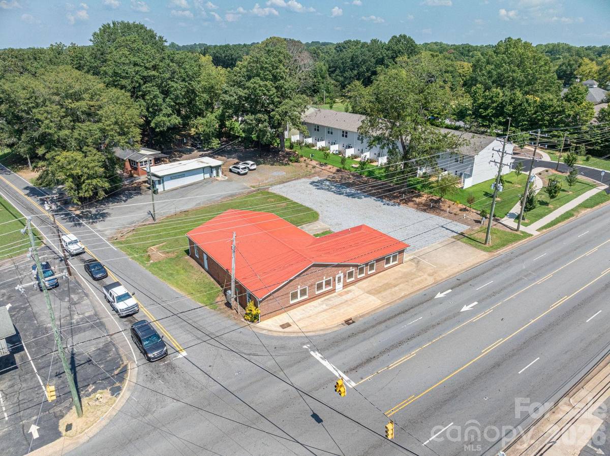 2303 E Main ST, Lincolnton, NC 28092