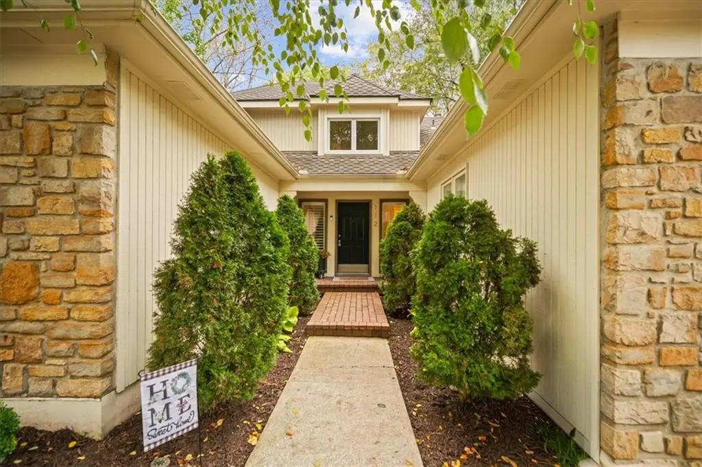 112 W 123rd TER, Kansas City, MO 64145