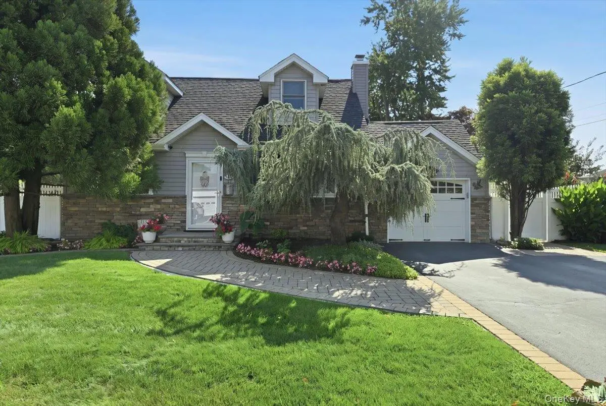 151 New York AVE, West Babylon, NY 11704