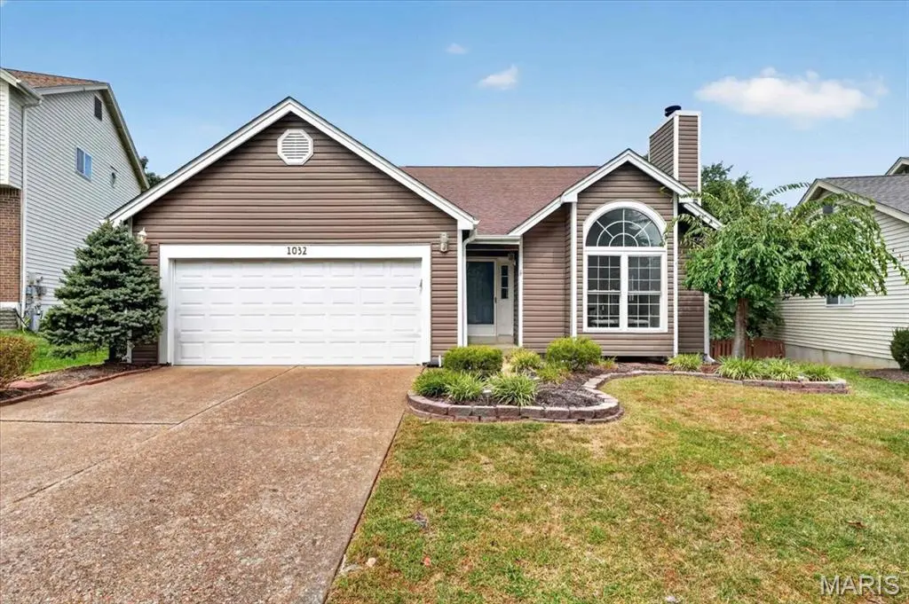 1032 Oak Glen CIR, Ballwin, MO 63021