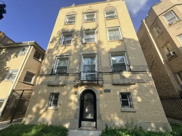 6235 N Francisco AVE, Chicago, IL 60659