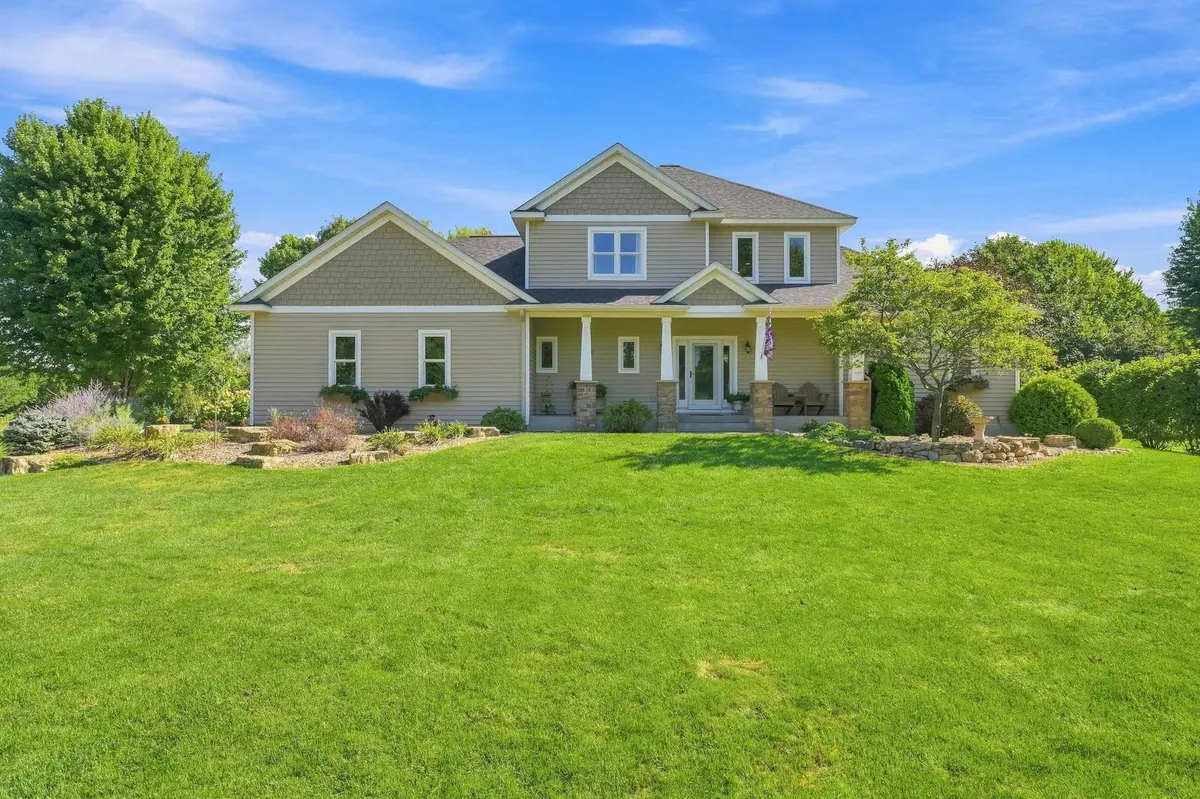 W12418 695th AVE, Prescott, WI 54021