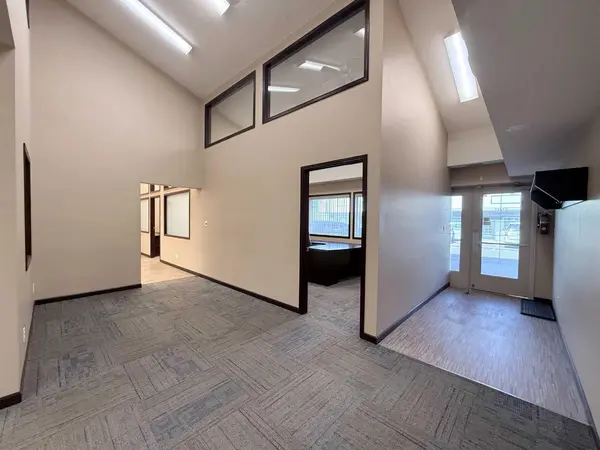 9824 97 AVE #105, 106, Grande Prairie, AB T8V 7K2
