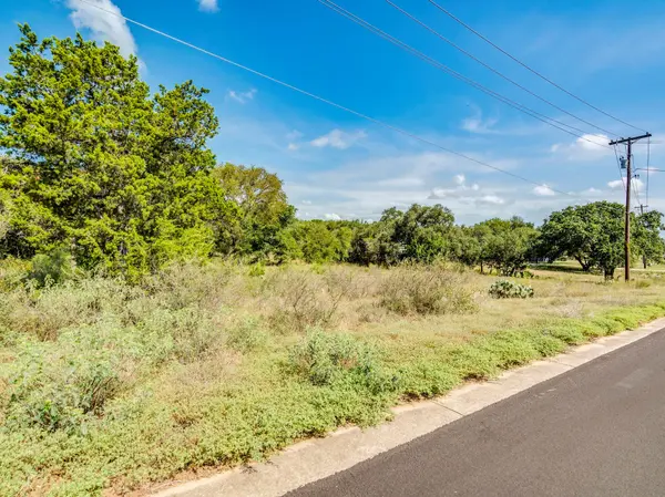 2722 Leslie LN, San Marcos, TX 78666