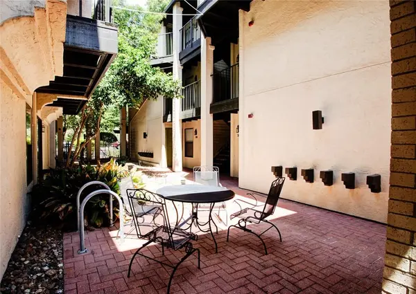 1306 Norwalk LN #304, Austin, TX 78703