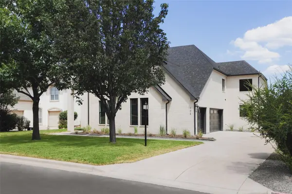 104 Whitley DR, Austin, TX 78738