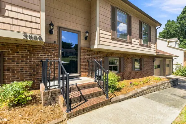 5000 Cedar Forest DR, Charlotte, NC 28226