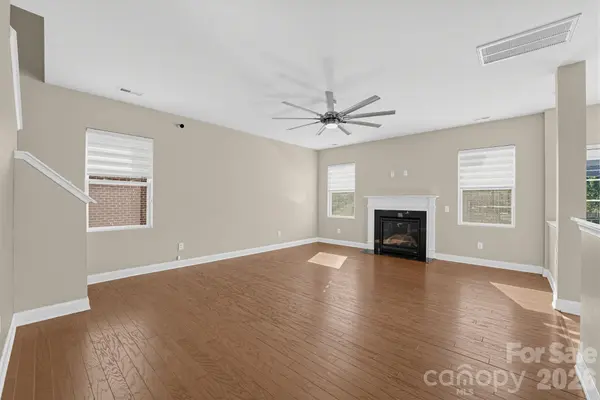 284 Oakbourne LN, Rock Hill, SC 29732