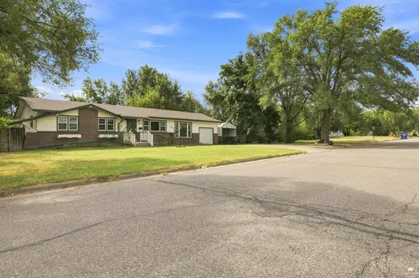 1313 Manley CIR, Junction City, KS 66441
