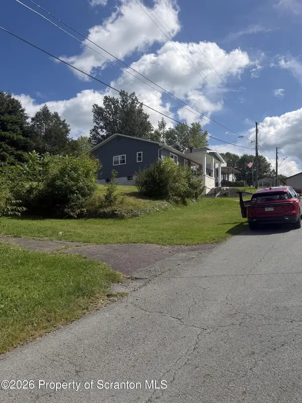 1108 E Filbert ST, Archbald, PA 18403