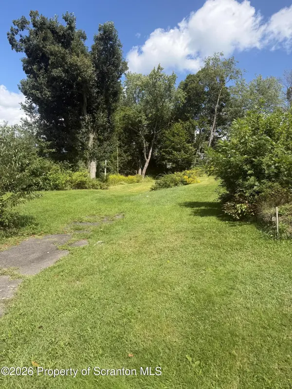 1108 E Filbert ST, Archbald, PA 18403