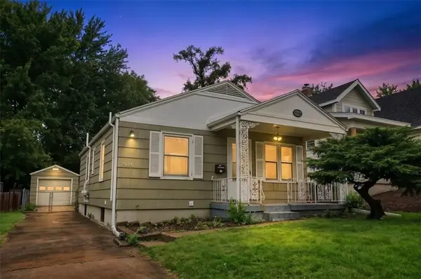 7934 Main ST, Kansas City, MO 64114