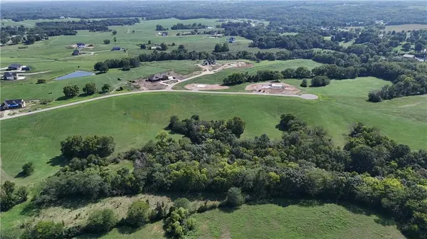 2920 Onyx ST, Smithville, MO 64089