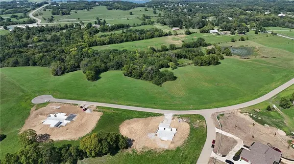 2920 Onyx ST, Smithville, MO 64089