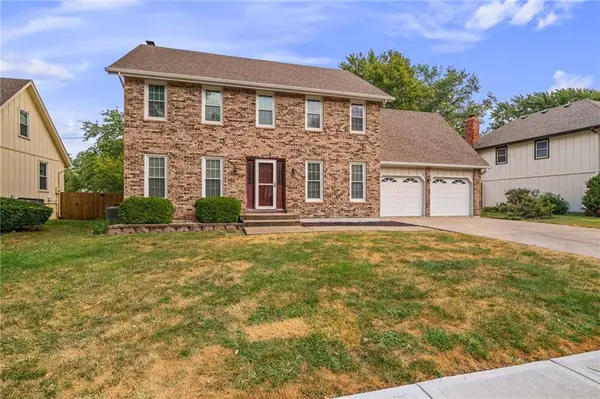 2126 E 152nd TER, Olathe, KS 66062