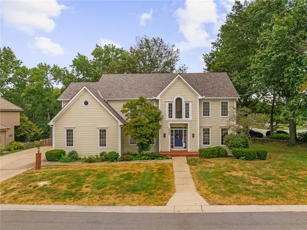 5240 W 127th TER, Leawood, KS 66209